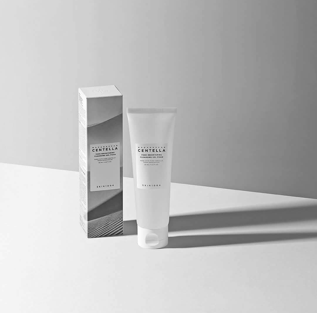 Madagascar Centella Tone Brightening Cleansing Gel Foam
