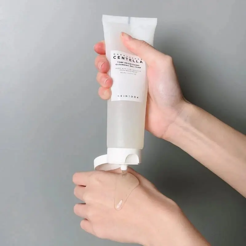 Madagascar Centella Tone Brightening Cleansing Gel Foam - Imagen 3